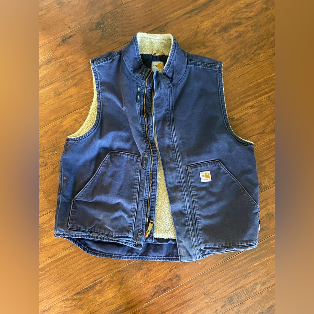 Men’s Carhartt FR Vest. Size: Large